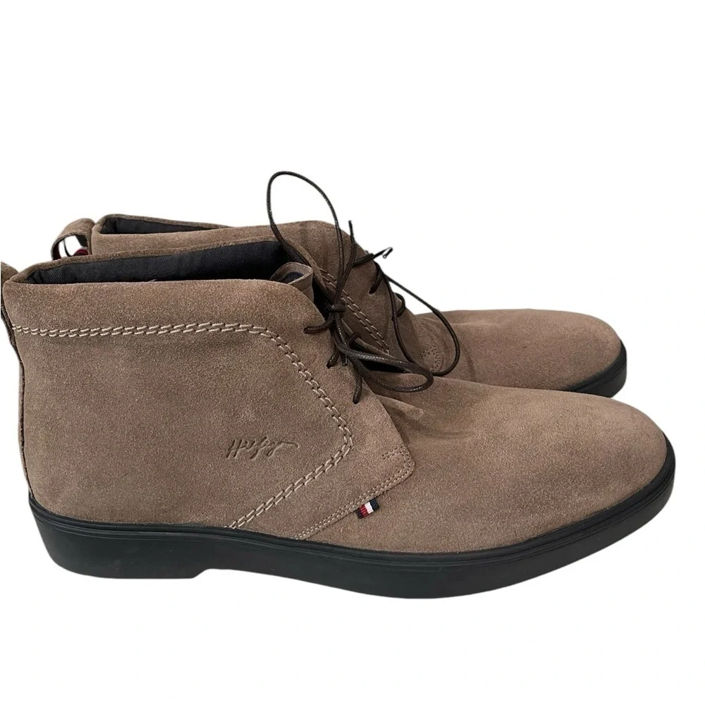 Tommy Hilfiger Men’s Classic Suede Lace Chukka Boot U.S. Size 11.5